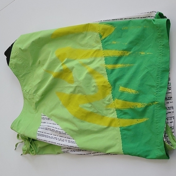 𝅺3/$20 Hyperlite WakeMFG Green/White Board Shorts - Picture 5 of 8